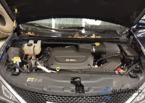 2017 Chrysler Pacifica Touring-L из США, поврежденный, VIN 2C4RC1BG4HR823627